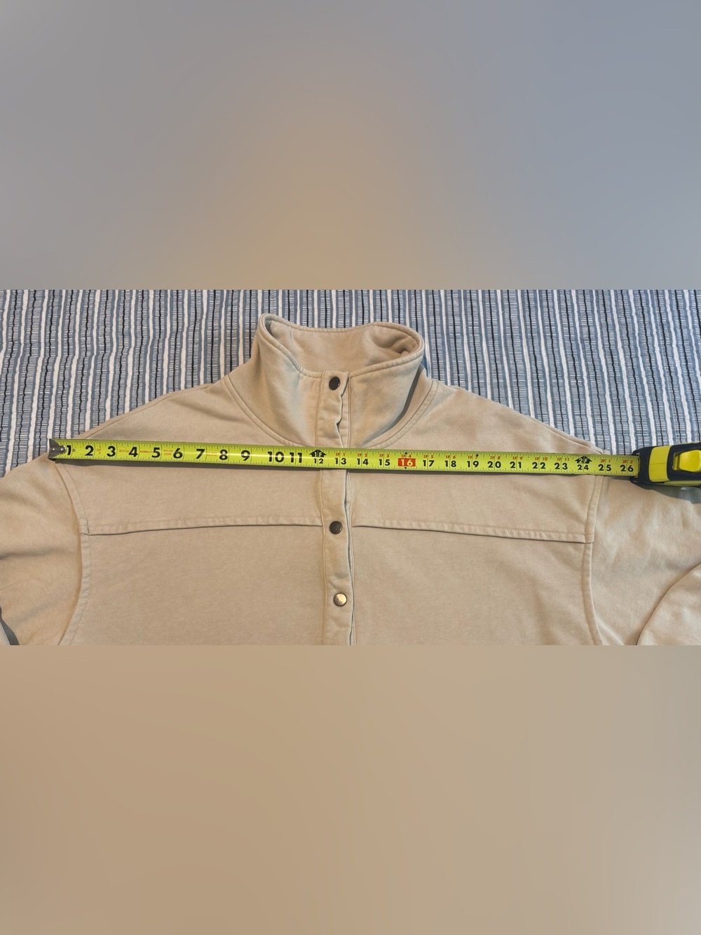 Women's Pullover - Picture 8 of 10